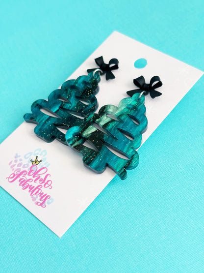 Emerald Green Doodle Tree /// Christmas Dangle Earrings